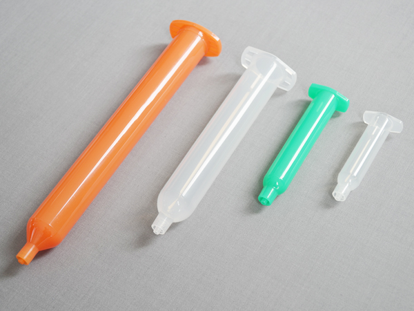 Plastic dispensing needle